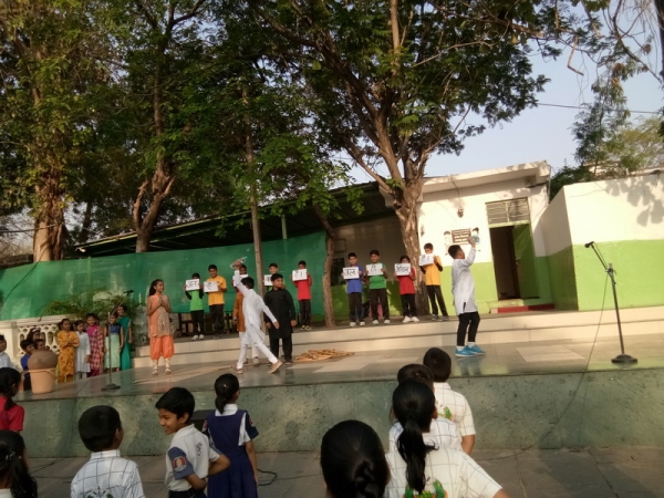 Hindi Assembly  - School Photo Gallery Bal Bhawan School